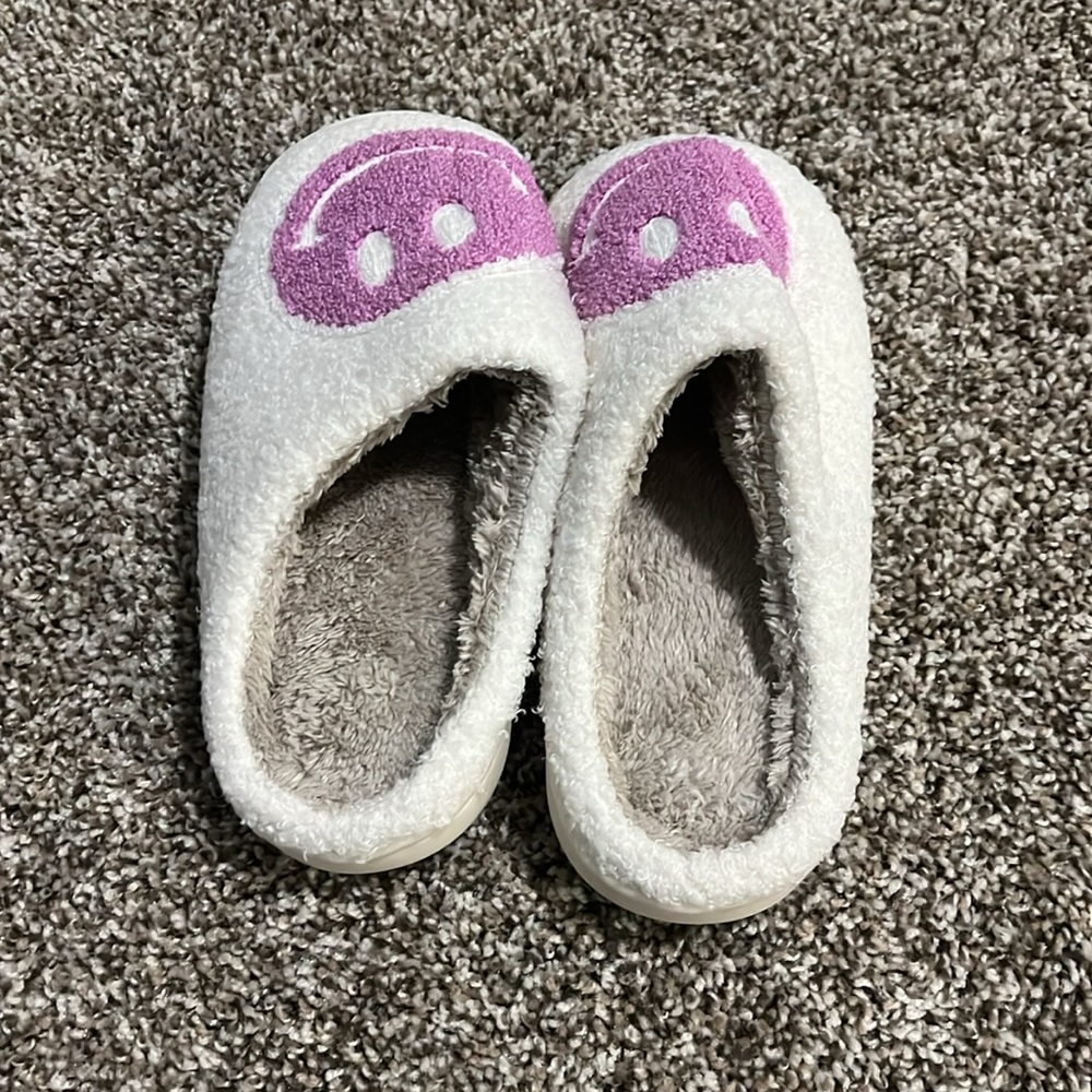 Slippers - Picture 3 of 3
